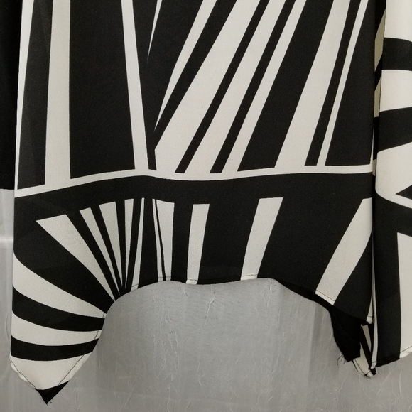 Sunny Leigh geo striped tunic - Picture 3 of 7